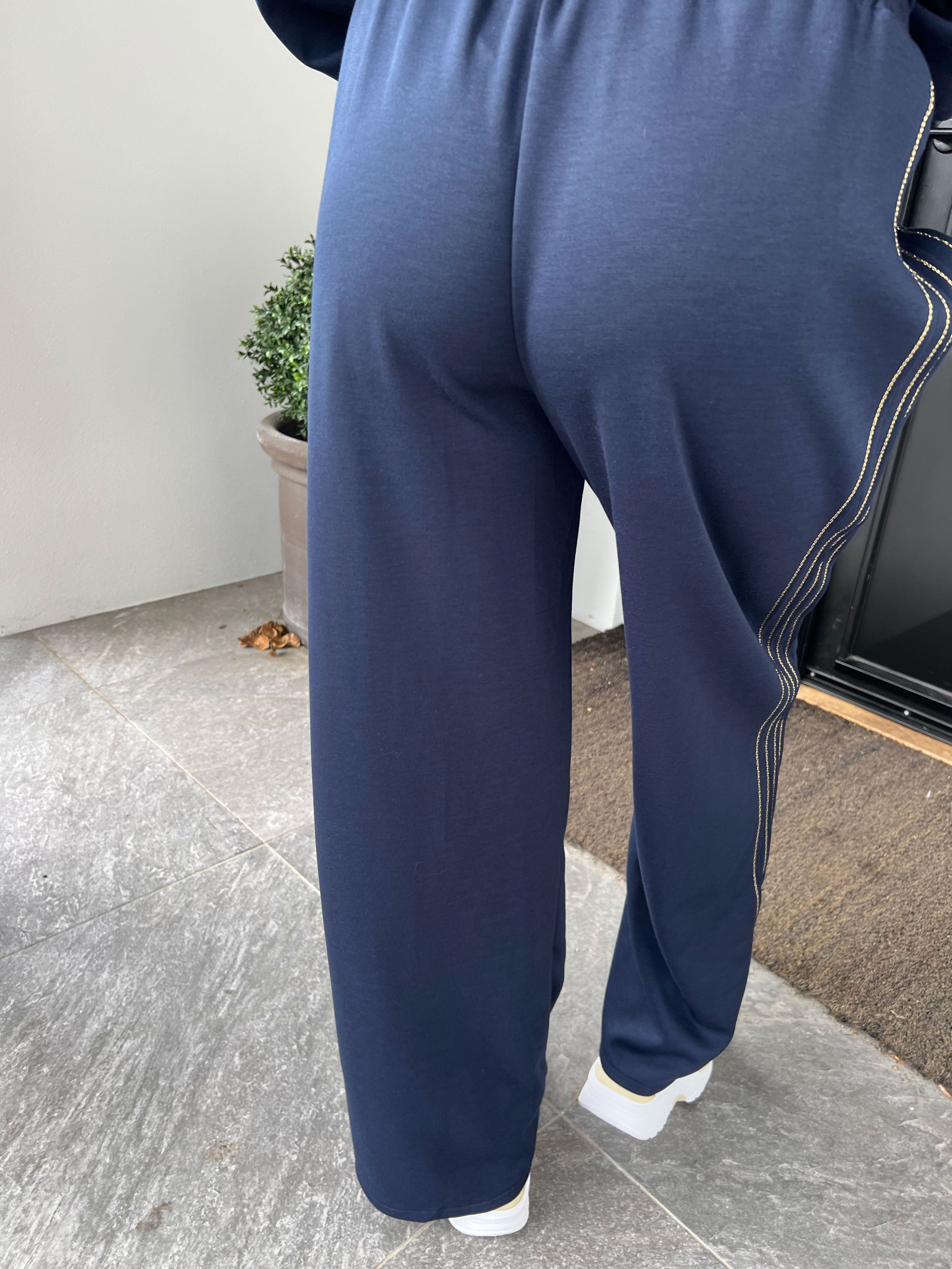 Dream NY – Plus size träningsoverall i viskos med glittrig ”NEW YORK”-text på framsidan